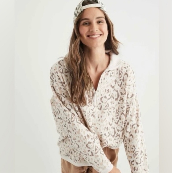 aerie Tops - Aerie Cheetah Print 1/4 Zip Oversized Sweatshirt White Gray Women's Size Small